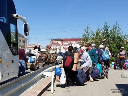 Из Екатеринбурга выехали паломники, чтобы пройти 180 км Великорецкого крестного хода