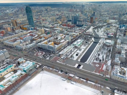 Николай Цуканов и Евгений Куйвашев пожелали уральцам здоровья и благополучия