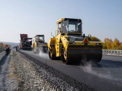 Евгений Куйвашев поручил привести в нормативное состояние свыше 400 км региональных дорог в ближайшие три года