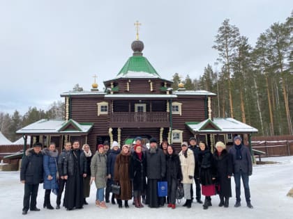 Делегация председателей региональных отделений Русского географического общества посетила монастырь на Ганиной Яме