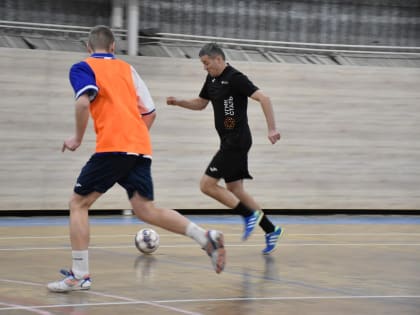 Мини-футбол Краснотурьинска: историческая победа «шахтеров», двоевластие во 2-й группе и лидерство «Уральца»