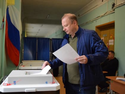 Виктор Шептий проголосовал на выборах депутатов Екатеринбургской гордумы