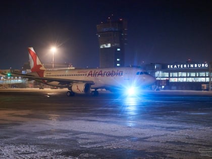 Судебные приставы запретили выезжать за границу более полумиллиону уральцев