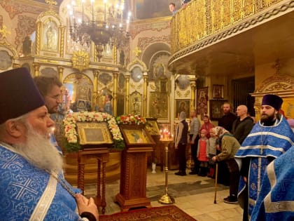 Митрополит Кирилл совершил всенощное бдение в Иоанно-Предтеченском кафедральном соборе