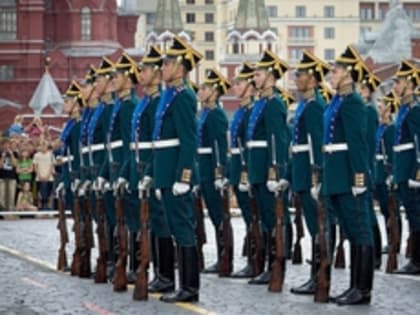 Призывники из Екатеринбурга отправились служить в Президентский полк