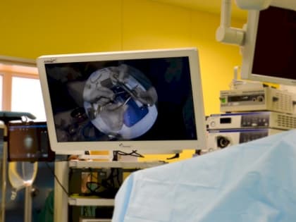 В «УГМК-Здоровье» венгерский травматолог-ортопед провел редкую операцию
