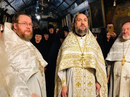 Духовенство Русской духовной миссии совершило Литургию в Вифлеемской пещере Рождества Христова