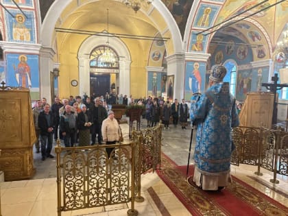 Божественная литургия в Нижнем Тагиле