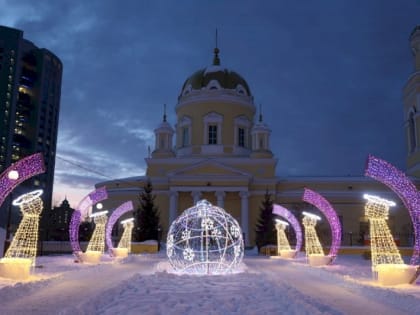 Ангелы, снежинки и шары: Фонд святой Екатерины сделал рождественский подарок екатеринбуржцам