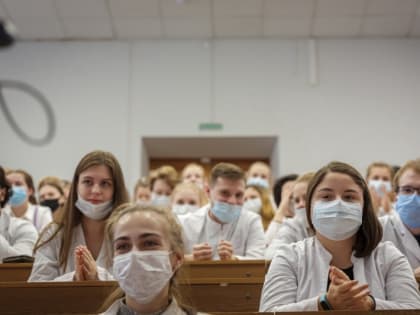 Выпускников приглашают на целевое обучение в Уральский государственный медицинский университет