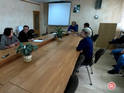 Без бардака. Дума Ревды узнала о ситуации с выдачей пенсии и об изменениях в работе Соцфонда