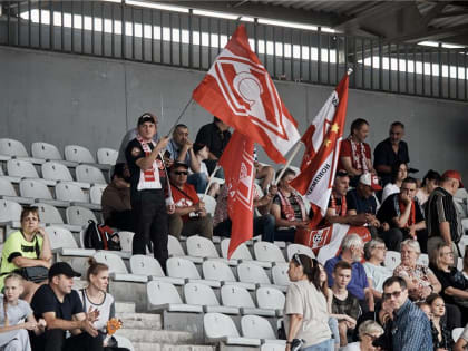 Звезды футбола схлестнулись в «Матче легенд» в Нижнем Тагиле (фото)