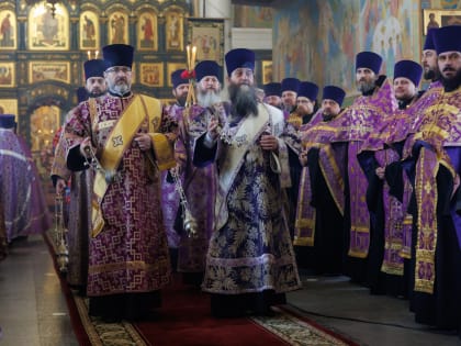Митрополит Евгений и епископ Феодосий возглавили чин Торжества Православия в Свято-Троицком кафедральном соборе