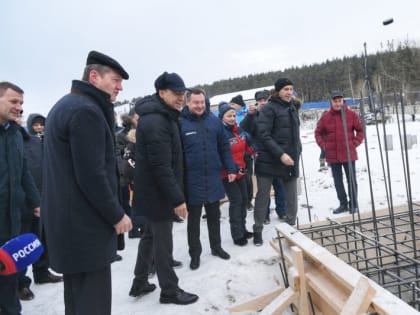 Куйвашев, Козицын и Дацюк дали старт строительству ледового центра в Сысерти