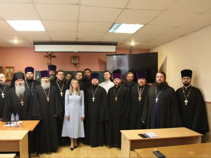 Священнослужитель Нижнетагильской епархии принял участие в образовательной программе «Духовная связь»