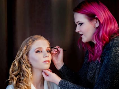 Юлия Пилецкая из Заречного стала востребованным визажистом в мировой модной индустрии