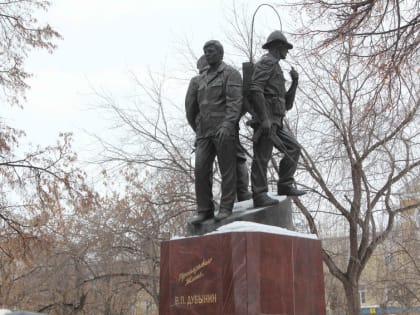 В Каменске-Уральском почтили память Героя России Виктора Дубынина
