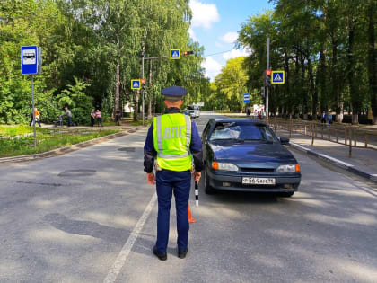 В Нижнем Тагиле ВАЗ сбил девушку, выбежавшую на красный свет