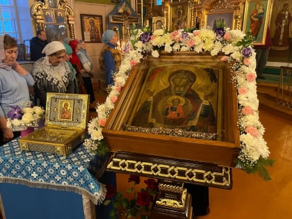 Праздничное Архиерейское богослужение в день иконы Божией Матери «Знамение» совершено в Знаменском храме Верхнего Тагила