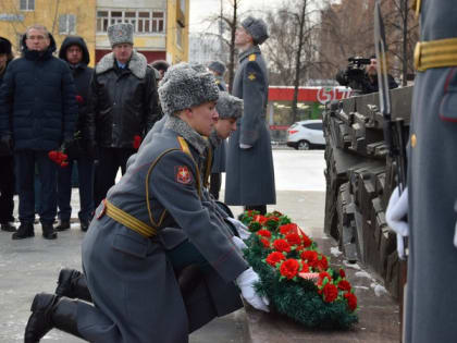 У мемориала «Черный тюльпан» почтили память погибших воинов-афганцев