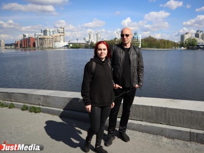 Алина Марковских, осветитель и Иланд Блэк, IT-специалист: «Непогода – это временно» В Екатеринбурге +13 градусов
