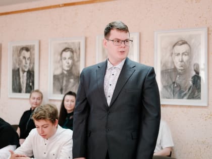 Отличникам колледжей и техникумов Ревды вручили красные дипломы