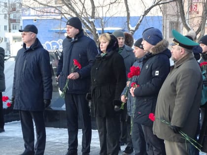 В День Неизвестного солдата в Асбесте торжественно открыли обновленную аллею Победы