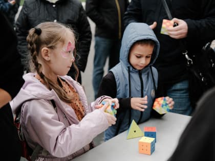 В Ревде на День города зажигали под песни 90-х: много фото