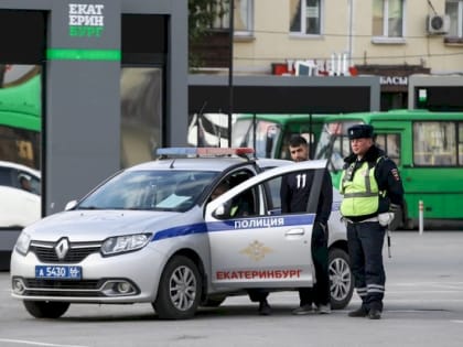 Уральских полицейских пересадят на российские автомобили