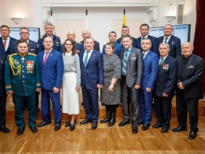 Мэр Екатеринбурга Алексей Орлов встретился с Героями России