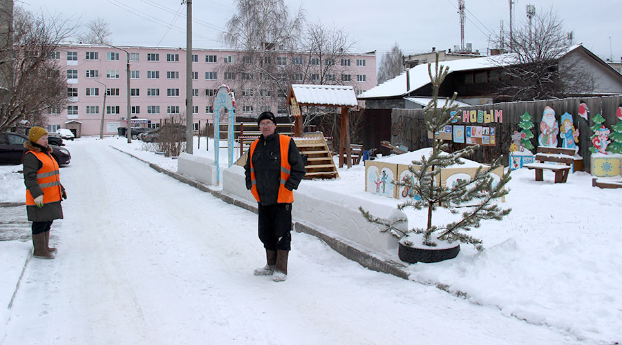 Погода в полевском. Снежные городки в Полевском фото.