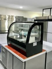 Ảnh chi tiết 1 của Tủ bánh kem để bàn - TS-900Y - 115L - Wincoold Ảnh chi tiết 1 của Tủ bánh kem để bàn - TS-900Y - 115L