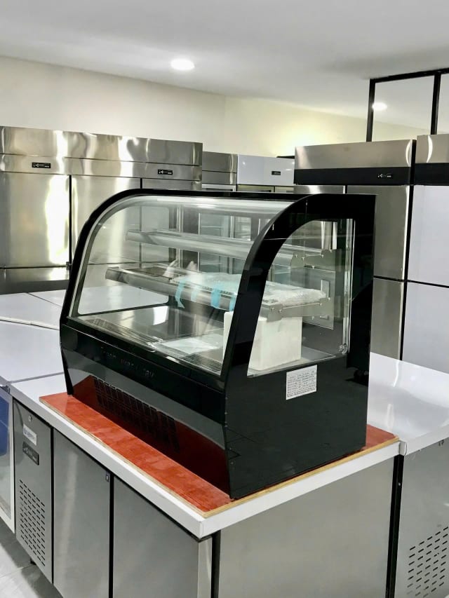 Tủ bánh kem để bàn – TS-900Y – 115L - Tủ Bánh Kem Wincoold