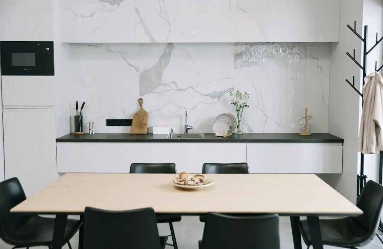 How to Choose the Perfect Dining Table for Your Space