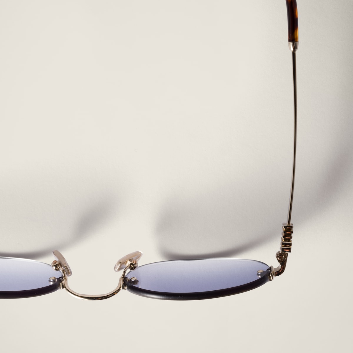 Miu Miu SMUA54 — Miu Miu Logo Güneş Gözlüğü 5