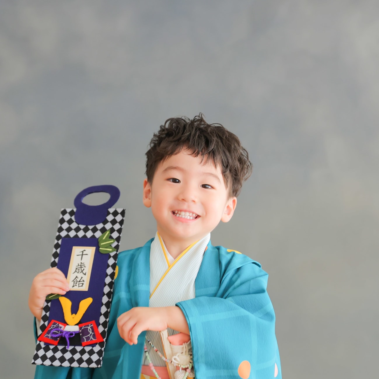 絵本を読み聞かせてくれた3歳男の子☆