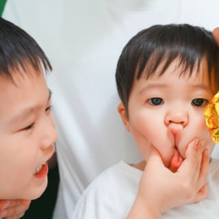 誕生日撮影　誕生日　バースデー　バースデー撮影　記念撮影　男の子　キッズフォトスタジオ　フォトスタジオ　大阪フォトスタジオ　堺市フォトスタジオ　兄弟　仲良し