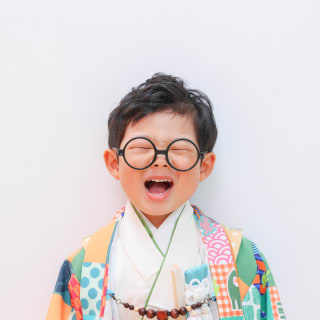 七五三　3歳男の子　可愛い　カラフル　キッズフォトスタジオ　ハピスタ