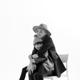 七五三　家族写真　5歳　男の子　ママ　私服撮影　白黒