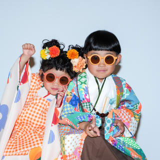 七五三　3歳女の子　5歳男の子　可愛い　カラフル　キッズフォトスタジオ　ハピスタ