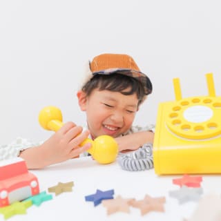 男の子　記念撮影　カラフル　可愛い　キッズフォトスタジオ　ハピスタ