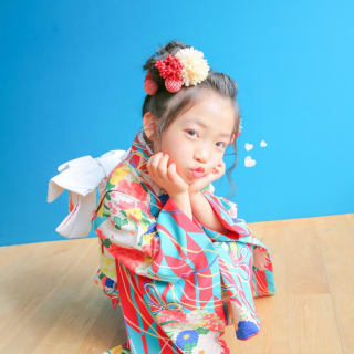 七五三　７歳女の子　可愛い　カラフル　キッズフォトスタジオ　ハピスタ