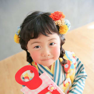 七五三　3歳女の子　可愛い　カラフル　キッズフォトスタジオ　ハピスタ