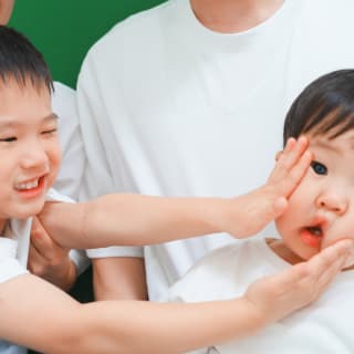 誕生日撮影　誕生日　バースデー　バースデー撮影　記念撮影　男の子　キッズフォトスタジオ　フォトスタジオ　大阪フォトスタジオ　堺市フォトスタジオ　兄弟　仲良し