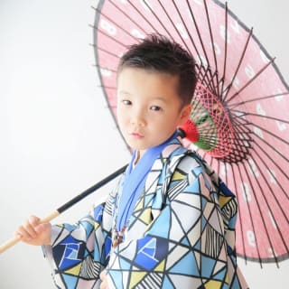 七五三　記念写真　男の子　傘　キッズフォトハウス　HAPISTA