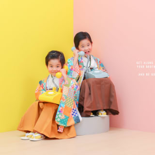 七五三　男の子　記念写真　カラフル　キッズフォトスタジオ　ハピスタ