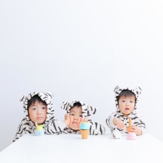 兄弟フォト　記念写真　カラフル　キッズフォトスタジオ　ハピスタ