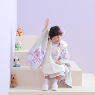 七五三　3歳女の子　可愛い　カラフル　キッズフォトスタジオ　ハピスタ