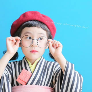 七五三　記念写真　女の子　メガネ　帽子　キッズフォトハウス　HAPISTA