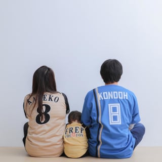 ファミリー　家族写真　カラフル　フォトスタジオ　ハピスタ